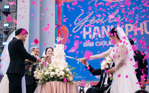 Những khoảnh khắc đẹp của lễ cưới tập thể trong Ngày hội Việt Nam hạnh phúc 2025