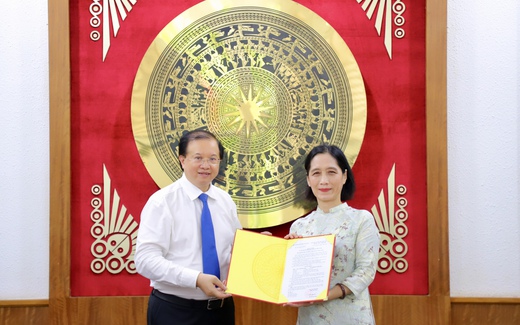 Trao quyết định nghỉ hưu cho Phó Cục trưởng Cục Điện ảnh Lý Phương Dung