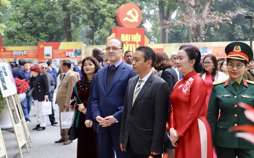 Khu Di tích Chủ tịch Hồ Chí Minh tại Phủ Chủ tịch tổ chức chuỗi hoạt động chào mừng Đại hội đại biểu toàn quốc lần thứ XIV của Đảng và kỷ niệm 76 năm quan hệ Việt Nam- Liên bang Nga 