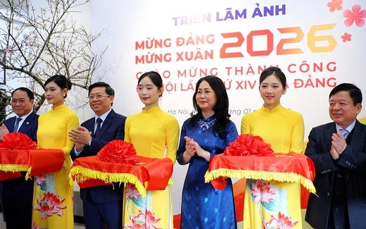 Khai mạc Triển lãm ảnh Mừng Đảng, Mừng Xuân và Chào mừng thành công Đại hội lần thứ XIV của Đảng 