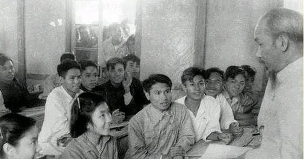 Vận dụng tư tưởng Hồ Chí Minh vào quản lý giáo dục ở Việt Nam hiện nay