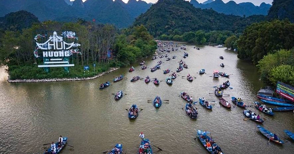 Hà Nội tạm dừng tổ chức lễ hội Chùa Hương
