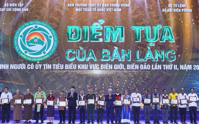 Thường trực Ban Bí thư Lương Cường: Người có uy tín trong đồng bào dân tộc thiểu số là sợi dây kết nối bền chặt tình đoàn kết 