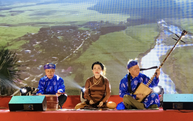Nỗ lực bảo tồn nghệ thuật Ca trù tại Quảng Trị: Gắn kết di sản với thế hệ trẻ