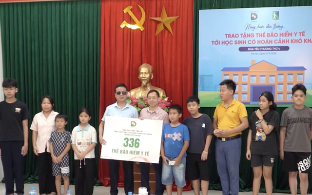 Hà Nội: Phát động chương trình tặng thẻ Bảo hiểm y tế cho người có hoàn cảnh khó khăn