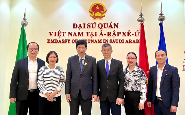 Thứ trưởng Hồ An Phong thăm và làm việc với Đại sứ quán Việt Nam tại Ả-rập Xê-út