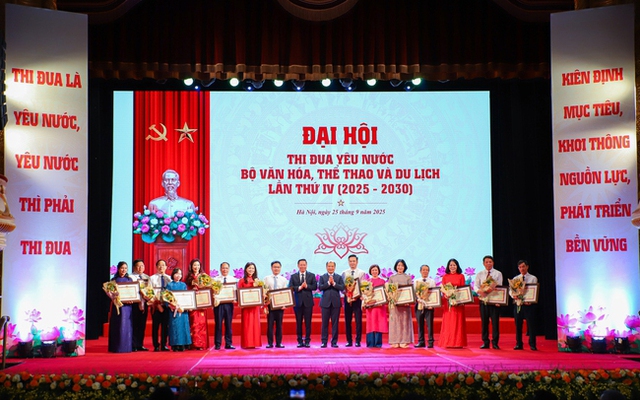 Phê duyệt Nội dung phong trào thi đua "70 ngày cao điểm - Tăng tốc, bứt phá, lập thành tích thiết thực chào mừng Đại hội đại biểu toàn quốc lần thứ XIV của Đảng"