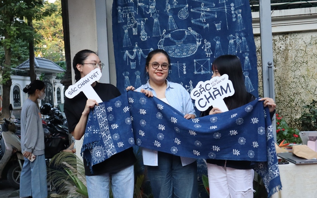 Hành trình bảo tồn và lan tỏa nghề nhuộm chàm truyền thống của thế hệ trẻ