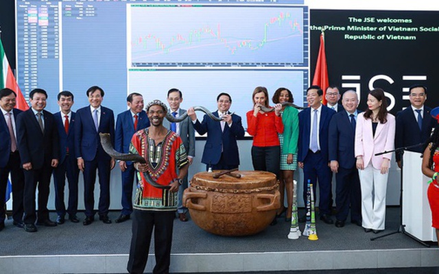 Thủ tướng thăm, làm việc tại thị trường chứng khoán lớn nhất châu Phi