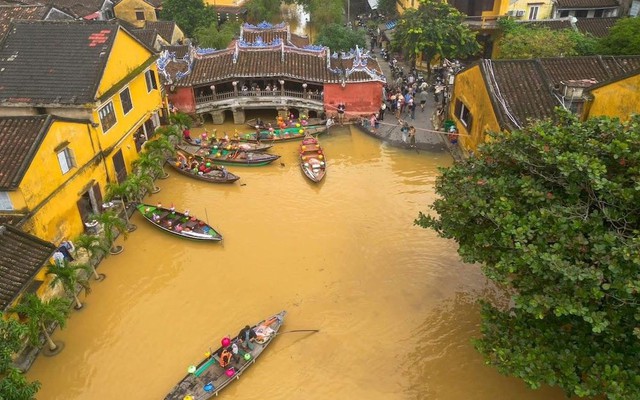 Du lịch miền Trung: Cần xây dựng thiết chế an toàn cho du khách