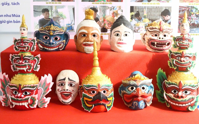 Phát huy giá trị di sản văn hóa phi vật thể quốc gia Nghề làm mão, mặt nạ của đồng bào Khmer