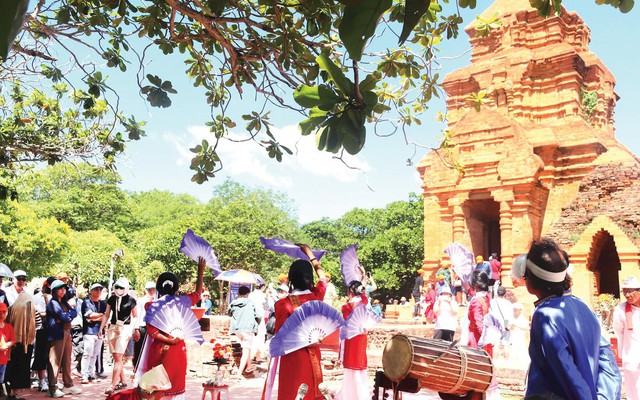 Khi di sản thành sản phẩm du lịch đặc thù