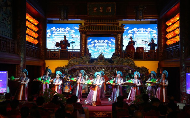 Bàn giải pháp phát triển công nghiệp văn hóa gắn với du lịch