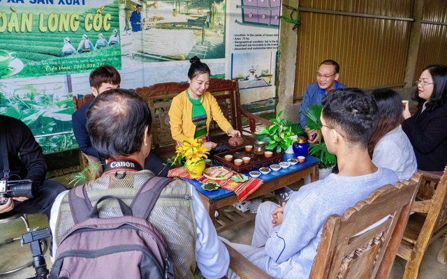 Giữ lửa nghề sao chè bằng tay của người Mường Long Cốc, hành trình làm chè sạch gắn với bảo tồn văn hoá và phát triển du lịch bền vững