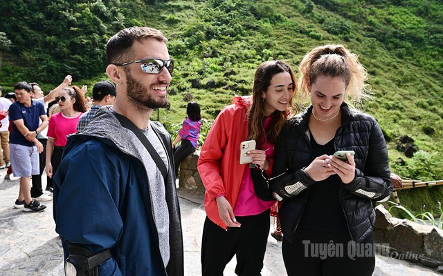 Tuyên Quang: “Số hóa” để tham gia giao thông an toàn lên cao nguyên đá