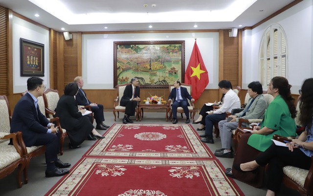 Thứ trưởng Thường trực Lê Hải Bình tiếp Phó Chủ tịch Hiệp hội Điện ảnh Hoa Kỳ Trevor Fernandes