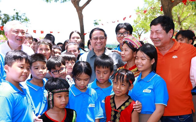 Vận dụng sáng tạo tư tưởng Hồ Chí Minh về quyền con người trong bối cảnh mới ở Việt Nam hiện nay