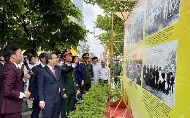 TP Hồ Chí Minh: Khai mạc triển lãm ảnh về Tổng Bí thư Nguyễn Văn Linh