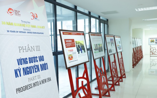 Trao trả hồ sơ chứng tích chiến tranh cho các cựu chiến binh, thân nhân các gia đình liệt sĩ