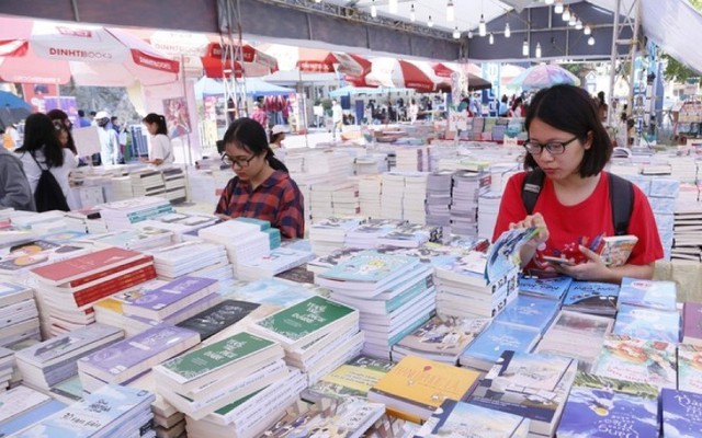 Tái cấu trúc ngành xuất bản trong kỷ nguyên mới