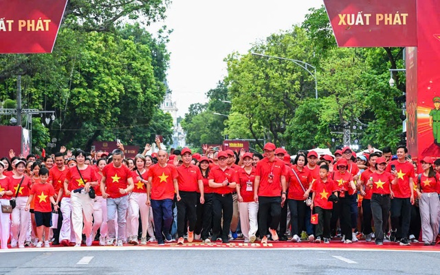 Phát động hoạt động đi bộ toàn quốc “Cùng Việt Nam tiến bước”