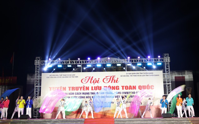 Sôi nổi Hội thi tuyên truyền lưu động toàn quốc tại Tuyên Quang