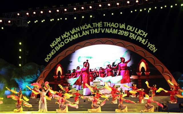 Tôn vinh, giới thiệu giá trị văn hóa truyền thống của đồng bào Chăm tới bạn bè trong nước và quốc tế
