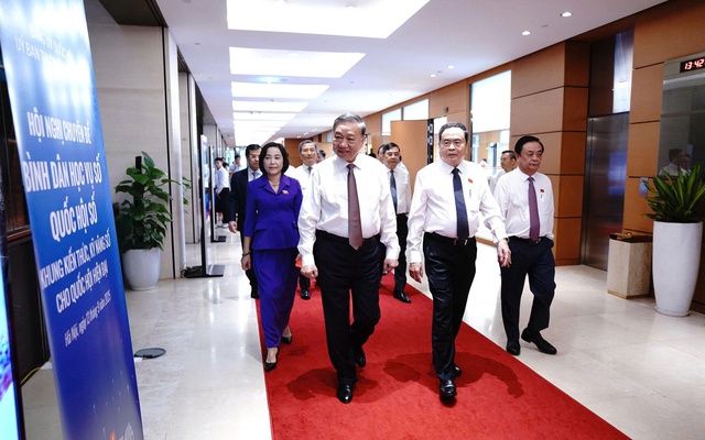 Tổng Bí thư Tô Lâm dự Hội nghị chuyên đề “Bình dân học vụ số - Quốc hội số”