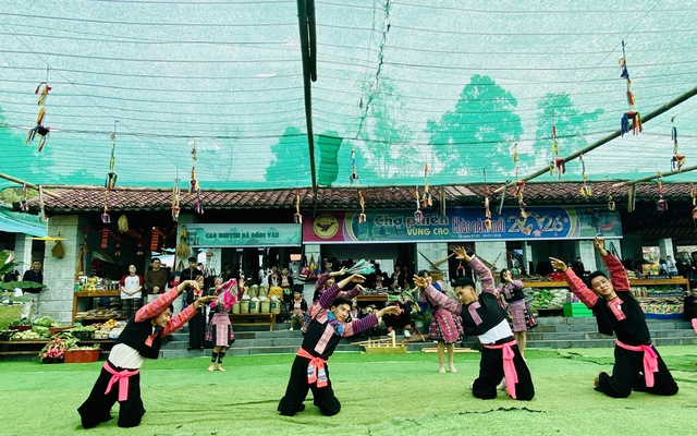 "Về bản đón xuân": Điểm hẹn văn hóa cuối tuần tại Làng Văn hóa - Du lịch các dân tộc Việt Nam