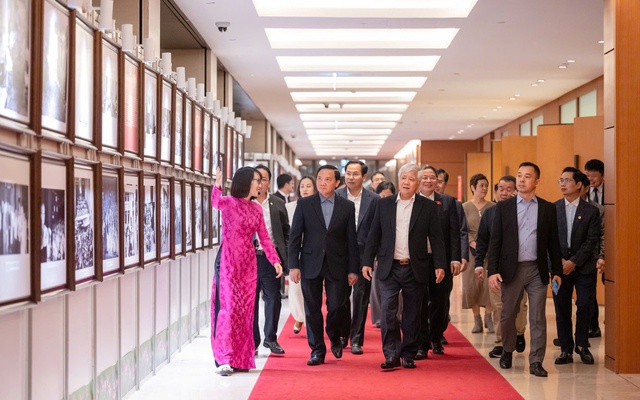 Triển lãm "80 năm Quốc hội Việt Nam đồng hành cùng dân tộc": Tái hiện sinh động chặng đường 80 năm hình thành và phát triển của Quốc hội Việt Nam