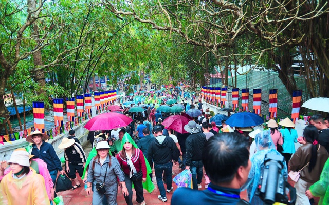 Cả nước ước đón và phục vụ 14 triệu lượt khách du lịch trong kỳ nghỉ Tết Nguyên đán Bính Ngọ