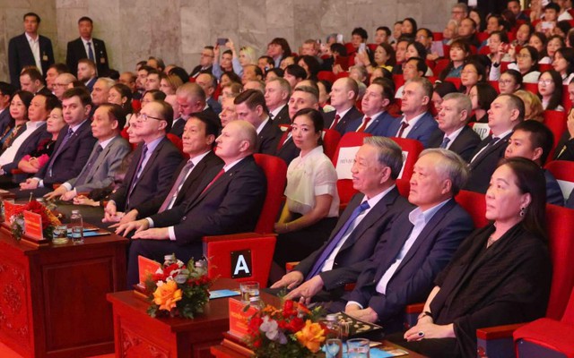 Tổng Bí thư Tô Lâm dự Chương trình nghệ thuật “Tâm hồn Nga trong lòng Việt Nam”